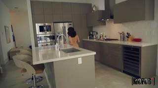 Jane Wild teen pour du sex pres de la piscine Fellation, Brune, Full HD Porn