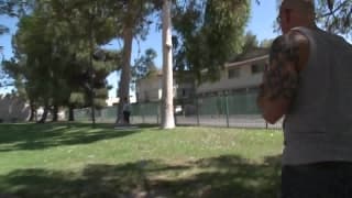 Dylan Ryder se fait poutrer par inconnu Dylan Ryder se fait poutrer par inconnu