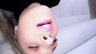 La jouissance se lit sur le visage de Gabbie Carter La jouissance se lit sur le visage de Gabbie Carter