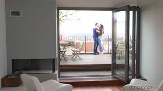 Il va réchauffer cette brésilienne 🚀