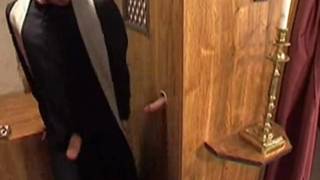 Gloryhole et foutre chaud pour monsieur le curé Gloryhole et foutre chaud pour monsieur le curé