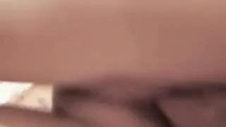 Éjac faciale pour une jeune brunette salope Éjac faciale pour une jeune brunette salope