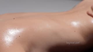 Son clitoris va vibrer de plaisir intense ! Son clitoris va vibrer de plaisir intense !