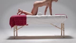 Massage érotique la fait jouir intensément Massage érotique la fait jouir intensément