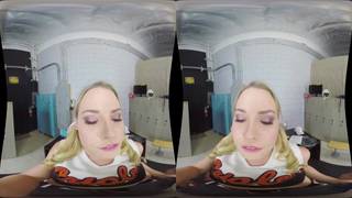 Aubrey Sinclair exhibe son corps en RV Aubrey Sinclair exhibe son corps en RV