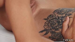 Liya Silver va se faire baiser avec passion Liya Silver va se faire baiser avec passion