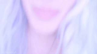 La cameuse CherryCrush fait une pipe en POV La cameuse CherryCrush fait une pipe en POV