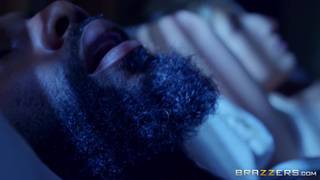 Abella Danger baise le pote de son mec