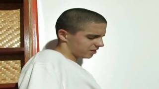 Deux minets en Doggystyle pour une sodomie bareback Deux minets en Doggystyle pour une sodomie bareback
