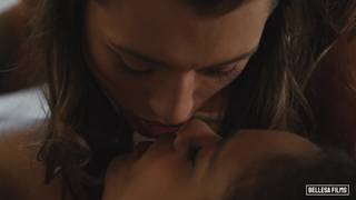 Scarlit Scandal et Piper Cooper pour un massage e baise intime Scarlit Scandal et Piper Cooper pour un massage e baise intime