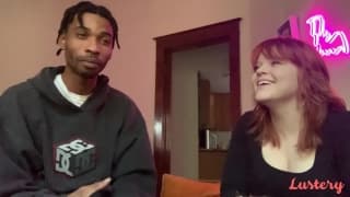 Rousse avec un bon cul en levrette Rousse avec un bon cul en levrette