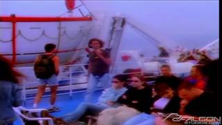 Deux mecs baisent pendant une croisière