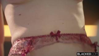 Deux bombes en lingerie se partagent un BBC Deux bombes en lingerie se partagent un BBC