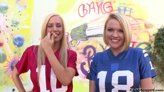 2 belles blondes pour une scene 100% anal