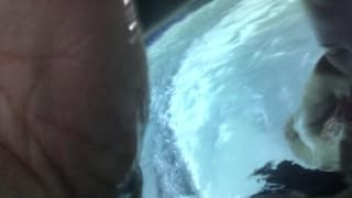 Blonde chaude suce et branle la bite de son gars dans un jacuzzi