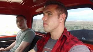 Pornstars gay Alex Mecum et Fane Roberts baisent sur la route 69 Pornstars gay Alex Mecum et Fane Roberts baisent sur la route 69
