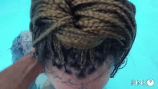 Nymphomane tatouée se fait bien limer !