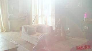 Kira noir va se faire filmée de loin en baisant avec james deen Kira noir va se faire filmée de loin en baisant avec james deen