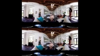 Une belle fille le monte en VR pour notre plus grand plaisir