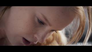 Belle blonde dans une baise sensuelle avec son mec Belle blonde dans une baise sensuelle avec son mec