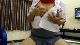 La femme de chambre adore baiser La femme de chambre adore baiser