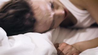 Sexe hard pour cette femme qui veut se venger