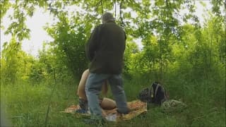 Ce vieux se fait peloter de partout par un jeune et se fait démonte ! Ce vieux se fait peloter de partout par un jeune et se fait démonte !
