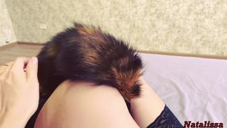 La belle Natalissa se met un plug anal et encaisse dans sa chatte