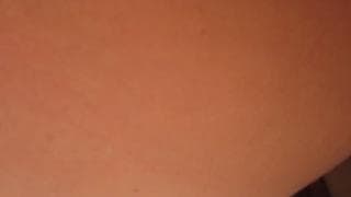 Blowjob avec gorges profondes suivi d'une baise filmée en POV