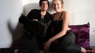 Un androgyne baise avec sa copine Un androgyne baise avec sa copine