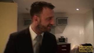 Carly Rae a accepté de baiser fort avec Pascal White