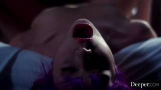 Jeune demoiselle pilonnée par son amant mature Jeune demoiselle pilonnée par son amant mature