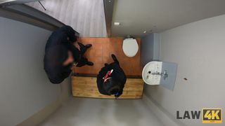 Leanne Lace se fait alpaguer et mettre au trou. Le maton va la baiser!