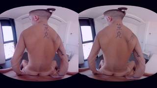 Beau mâle gay à la queue de cheval