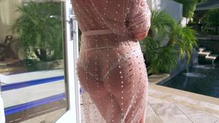 Nikki Benz prend la grosse bite de Dredd