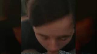 Une pipe de bonne nuit en POV habillée