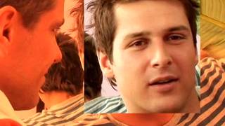 Nos deux minets profitent du jacuzzi pour baiser.