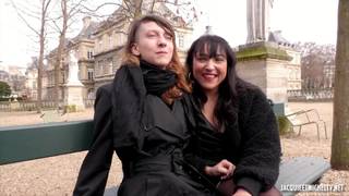 Copines lesbiennes françaises en trio FFH Copines lesbiennes françaises en trio FFH