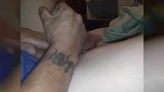 Amateur lubrifie sa teub pour se branler