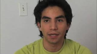 Javier montrant son cul poilu pendant la masturbation Javier montrant son cul poilu pendant la masturbation
