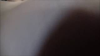 Kate Dee est une maman chaude dans un trio Kate Dee est une maman chaude dans un trio
