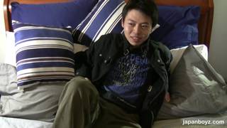 Suzuki Raw va se branler jusqu'à ce qu'il jouisse Suzuki Raw va se branler jusqu'à ce qu'il jouisse