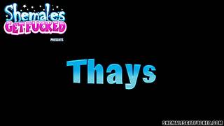 La blonde transsexuelle Thays se fait baiser durement