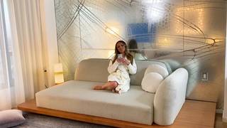 Johnny Sins baise une salope en lingerie rouge