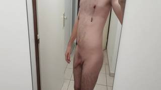 Soumis baillonner s amuse avec ses jouet Soumis baillonner s amuse avec ses jouet