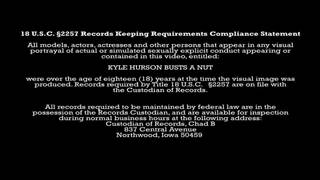 Kyle Hurson s'offre une branlette en solo