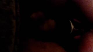 La caméra placée de près montrera la pénétration de la chatte