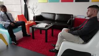 Dato Foland et Goran baisent dans la salle d'attente Dato Foland et Goran baisent dans la salle d'attente