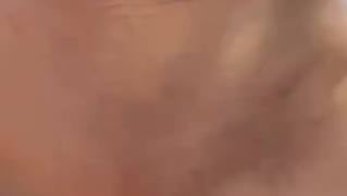 Vous pouvez sucer et baiser dans un bateau sur le lac !