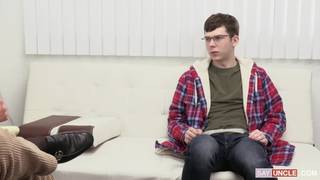 Dakota Lovell et son thérapeute baisent ensemble Dakota Lovell et son thérapeute baisent ensemble